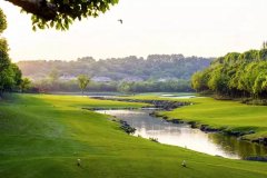 钟山国际高尔夫别墅业从之间关系都